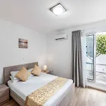Ana Coral Villa Peyia