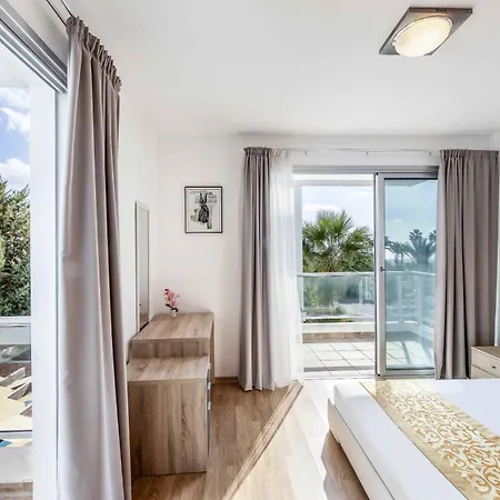 Ana Coral * Пейя