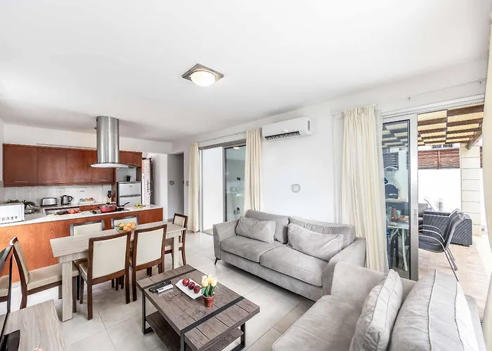 Ana Coral Villa Pégeia